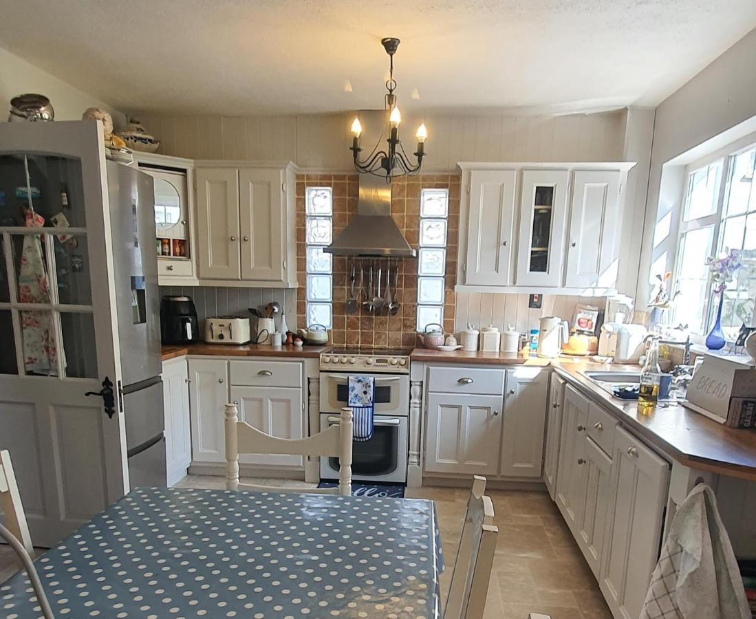 124 ,Castlelawn Heights, Headford Road Galway Homestay Buitenkant foto
